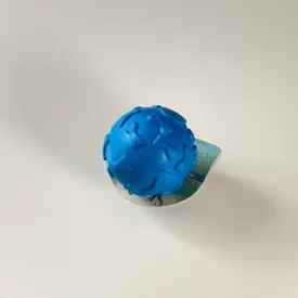 Gumilabda kutyajáték - sípolós - 7cm - csont - kék