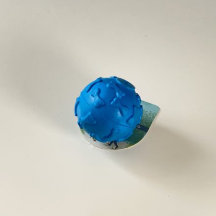 Gumilabda kutyajáték - sípolós - 7cm - csont - kék