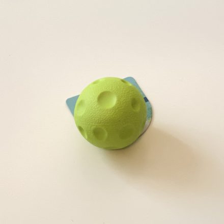 Sípolós labda kráterekkel 7cm - zöld