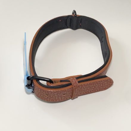 Műbőr nyakörv - belül párnázott - 2,5cm x 46-56cm - barna
