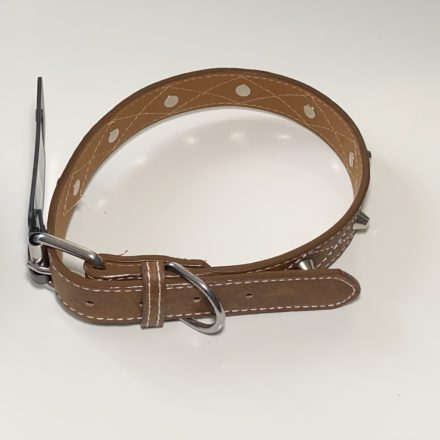 Műbőr nyakörv - hímzett és szegecses - 2,5cm x 46-56cm - barna