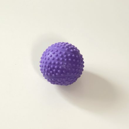 Gumilabda, apró tüskékkel - 8cm - lila
